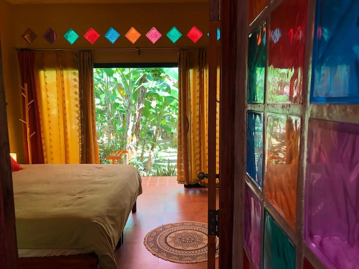 One World Bungalows Ko Lanta 招待所